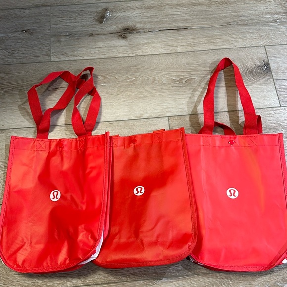3x Lululemon Shoppers - Picture 1 of 2